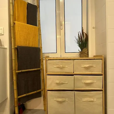 Stylish Renovated In Chiado Lisbon