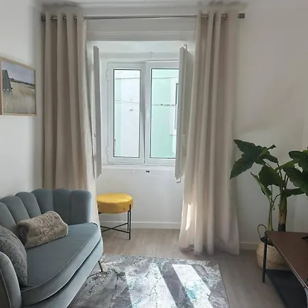 Apartment Stylish Renovated In Chiado