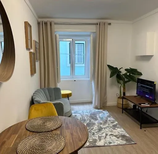 Stylish Renovated In Chiado شقة Lisboa