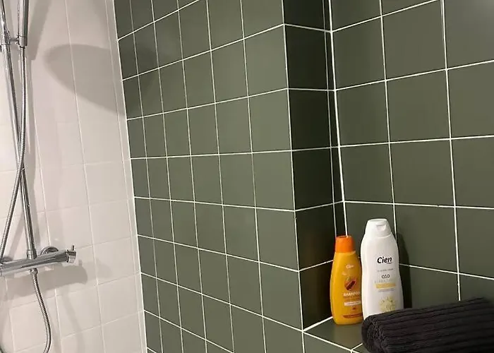 Stylish Renovated In Chiado *