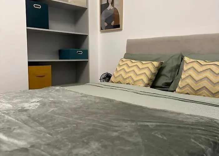 Stylish Renovated In Chiado * Lisboa