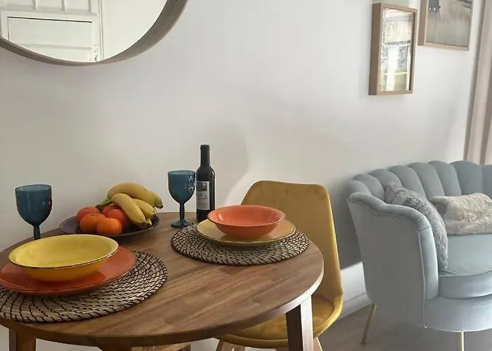 Stylish Renovated In Chiado